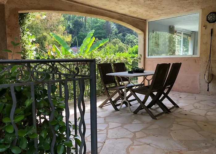 Charmant appartement en rez de villa à Vence